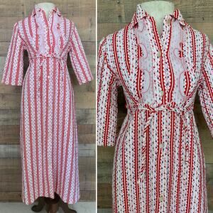 Vintage 60’s 70’s Mod floral ruffled button front belted Robe Sz XS/S